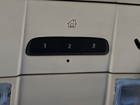 Used 2023 GMC Acadia Denali image 22