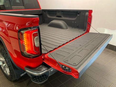 Used 2018 GMC Sierra 1500 SLT w/ SLT Premium Package AWD/4WD image 22