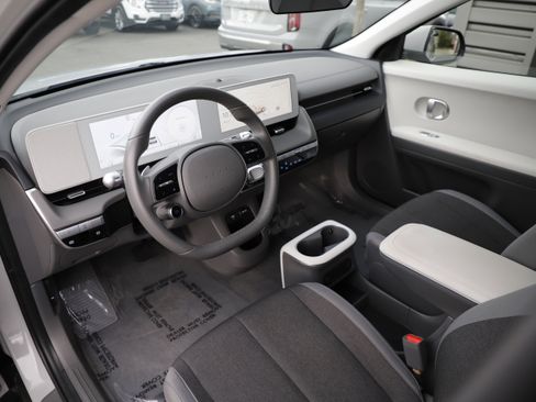 Used 2024 Hyundai Ioniq 5 SE image 18