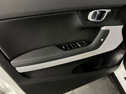 Used 2023 Polestar Polestar 2 w/ Pilot Pack image 32