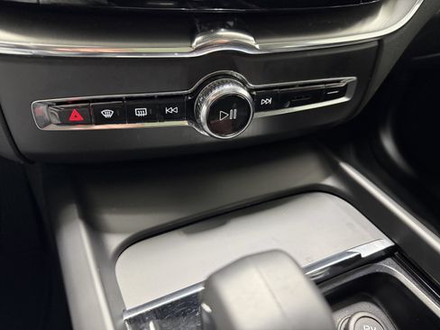 Used 2020 Volvo XC60 T5 Inscription AWD/4WD image 17