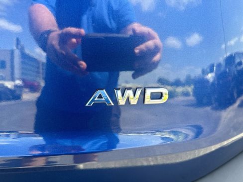 Used 2023 Nissan Rogue S AWD/4WD image 25