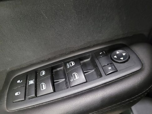 Used 2015 Chrysler 200 Limited FWD image 27