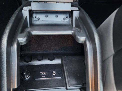 Used 2010 Ford Mustang GT Premium image 40