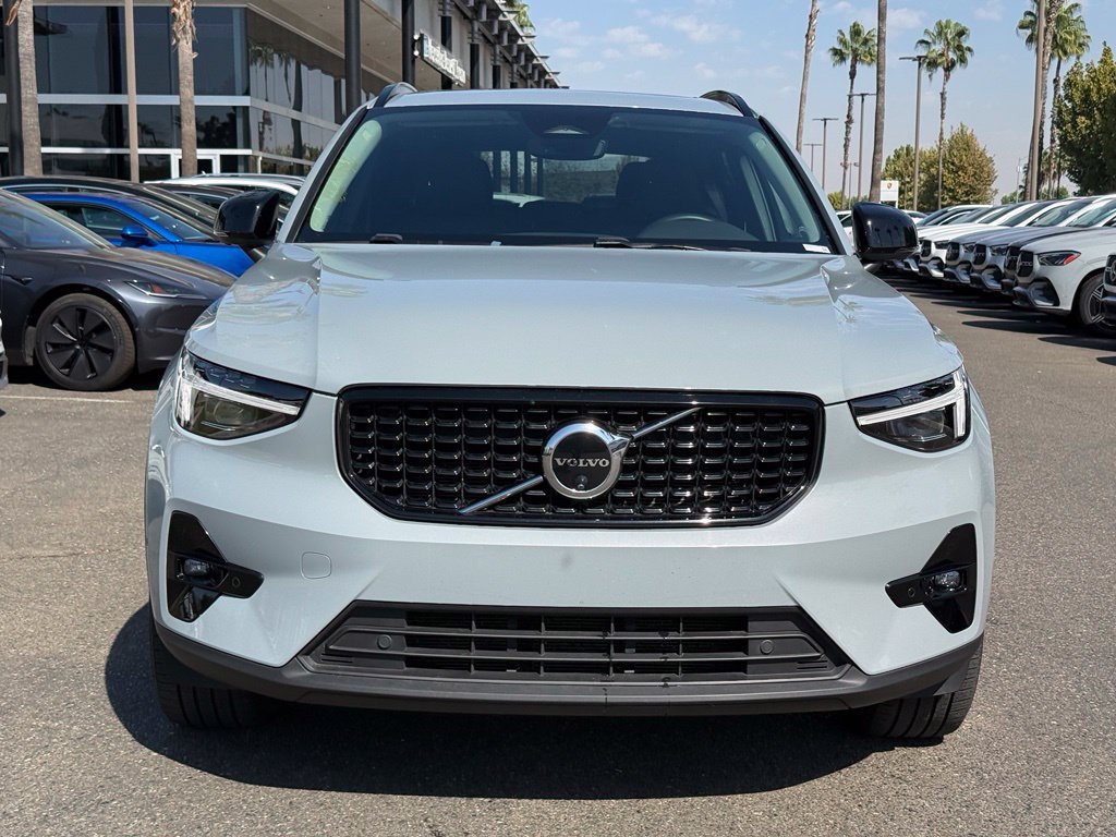 Used 2025 Volvo XC40 B5 Plus w/ Climate Package AWD/4WD image 15