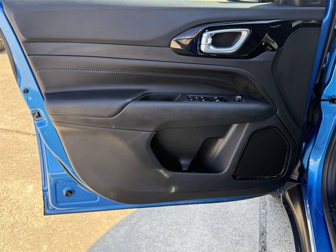 New 2025 Jeep Compass Latitude w/ Altitude Special Edition image 10