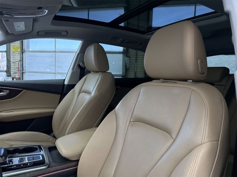 Used 2019 Audi Q8 Premium Plus image 10