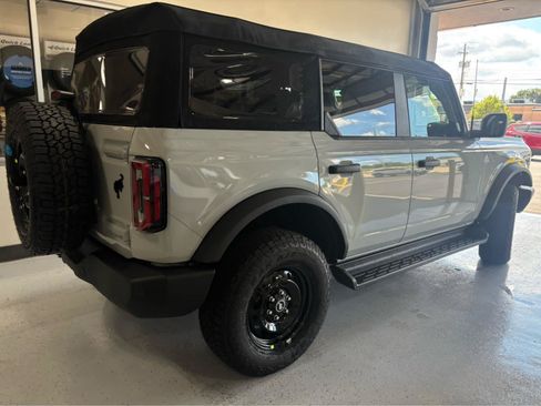 New 2026 Ford Bronco Outer Banks AWD/4WD image 10