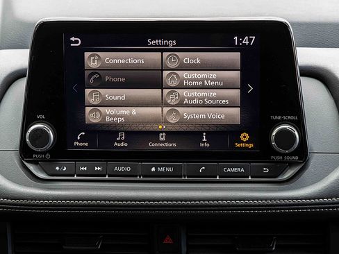 Used 2024 Nissan Rogue S image 12