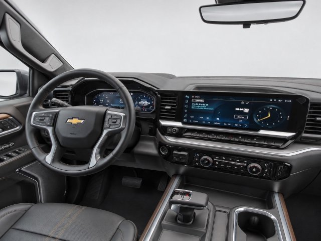 Used 2023 Chevrolet Silverado 1500 High Country w/ Technology Package AWD/4WD image 30