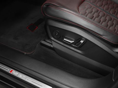 Used 2025 Audi RS Q8 performance image 42