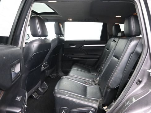 Used 2017 Toyota Highlander AWD V6 image 20