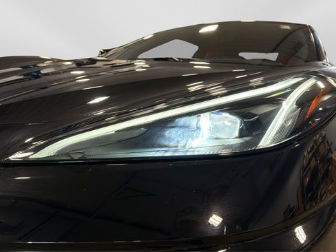 Used 2020 Chevrolet Corvette Stingray 2LT w/ 2LT Preferred Equipment Group RWD image 13