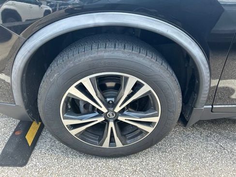 Used 2019 Nissan Rogue SV w/ Premium Package AWD/4WD image 18