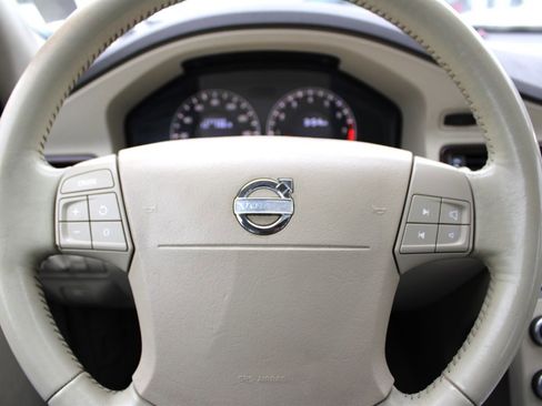 Used 2008 Volvo V70 image 24