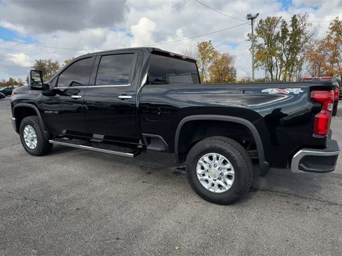 Used 2024 Chevrolet Silverado 2500 LTZ image 6