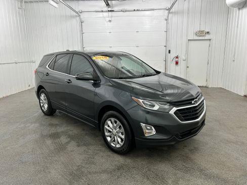 Used 2018 Chevrolet Equinox LT AWD/4WD image 2