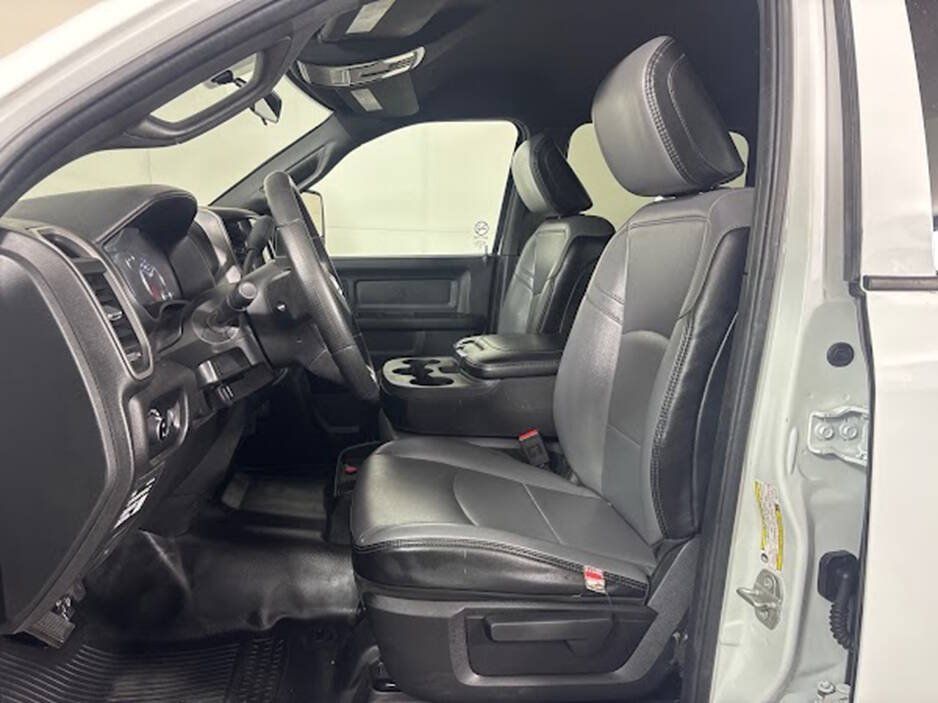 Used 2024 RAM 2500 Tradesman w/ Chrome Appearance Group AWD/4WD image 13
