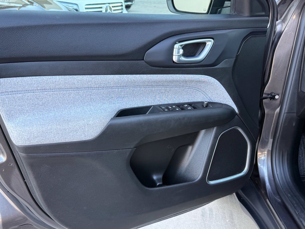 Used 2022 Jeep Compass Latitude w/ Convenience Group FWD image 18