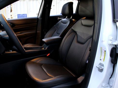 New 2026 Jeep Compass Limited image 8