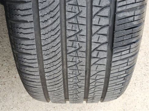 Used 2025 Ford Explorer ST RWD image 19