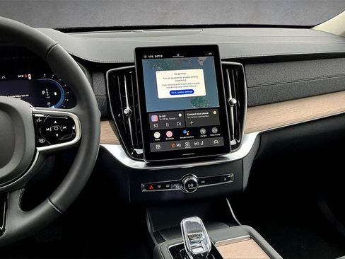 New 2025 Volvo XC90 B6 Plus image 6