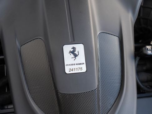 Used 2019 Ferrari Portofino RWD image 35