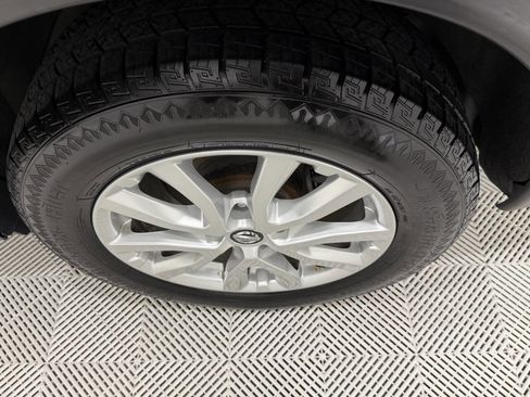 Used 2019 Nissan Rogue SV image 39