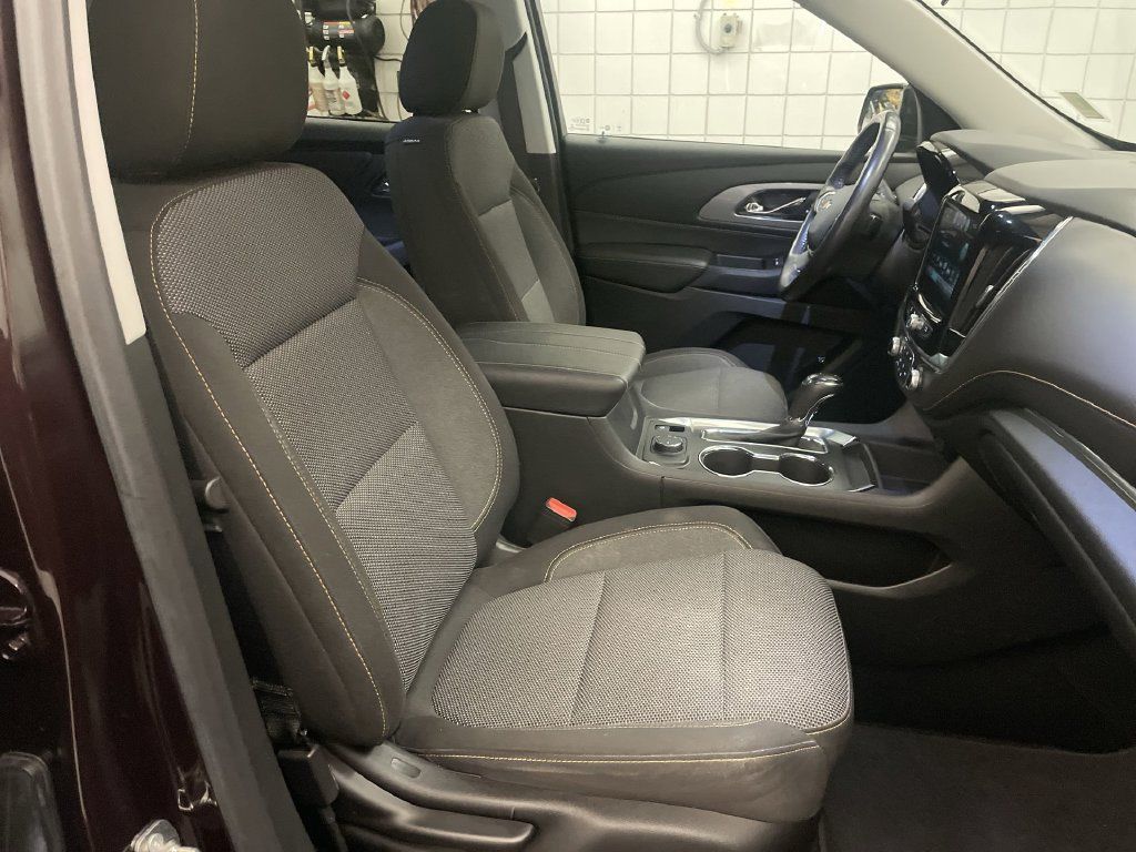 Used 2018 Chevrolet Traverse LT FWD image 20