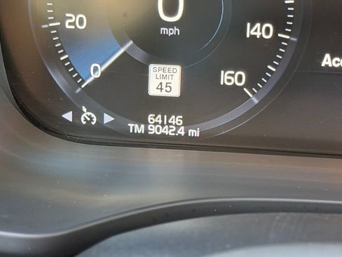 Used 2020 Volvo XC60 T6 Momentum image 21