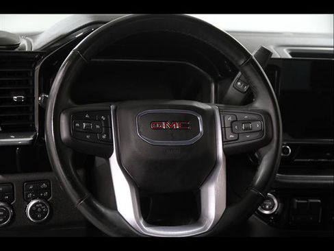 Used 2025 GMC Sierra 1500 SLT AWD/4WD image 8