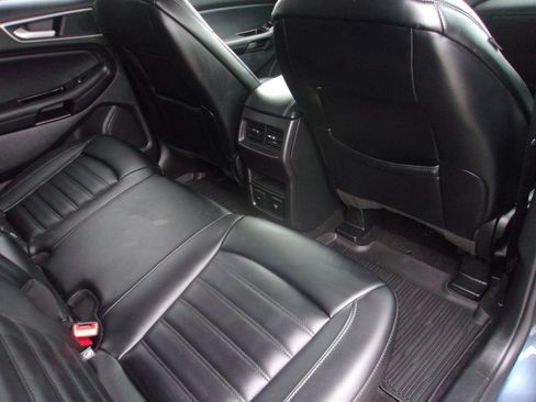 Used 2019 Ford Edge SEL w/ Equipment Group 201A AWD/4WD image 14