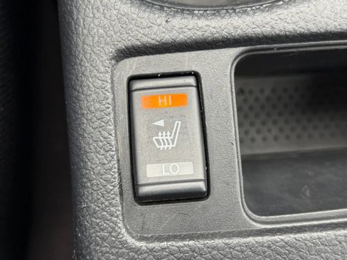 Used 2020 Nissan Rogue SV AWD/4WD image 24