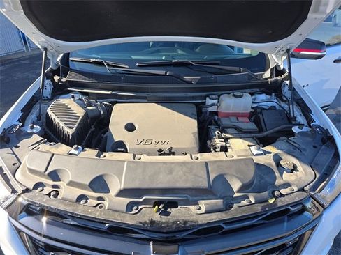 Used 2023 Chevrolet Traverse Premier w/ Redline Edition image 11