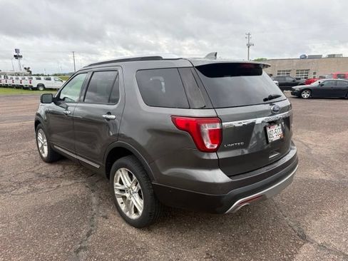 Used 2016 Ford Explorer Limited w/ Equipment Group 301A FWD image 4