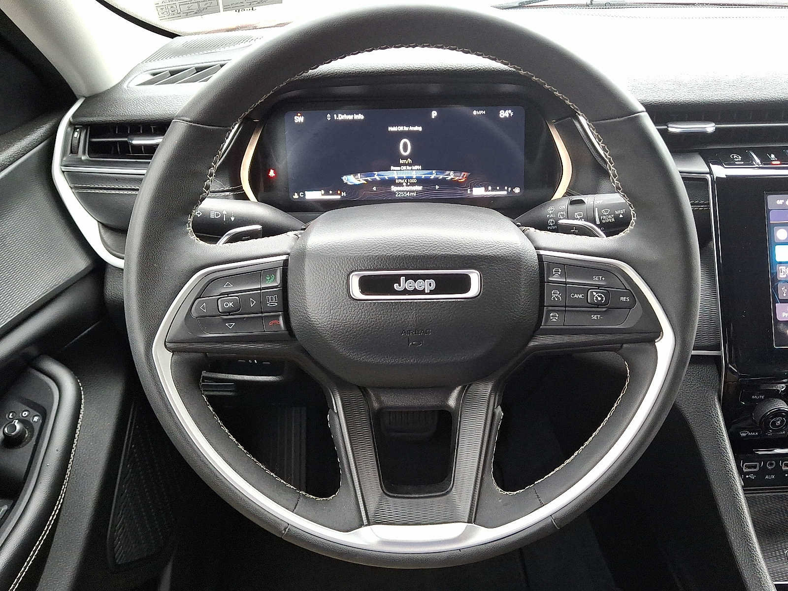 Used 2023 Jeep Grand Cherokee Laredo w/ Luxury Tech Group I AWD/4WD image 19