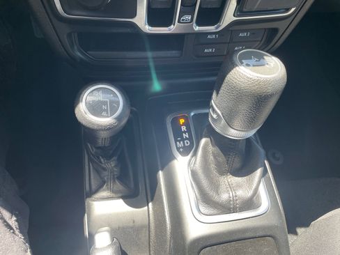 Used 2019 Jeep Wrangler Unlimited Sport S AWD/4WD image 26