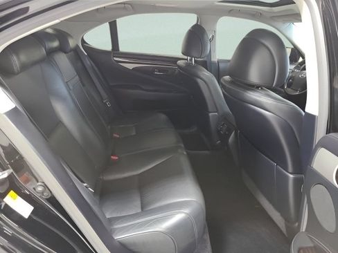 Used 2016 Lexus LS 460 AWD w/ Comfort Package image 16