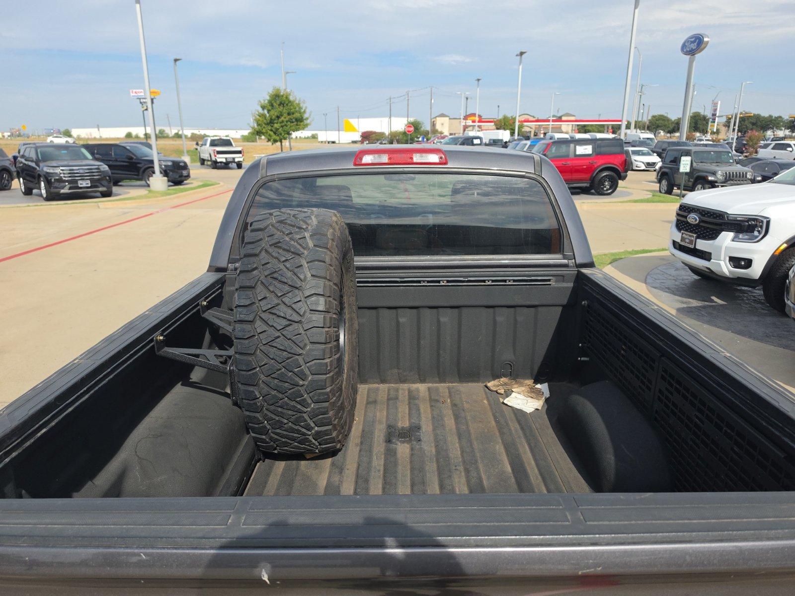 Used 2016 Toyota Tundra SR5 w/ SR5 Upgrade Package AWD/4WD image 19