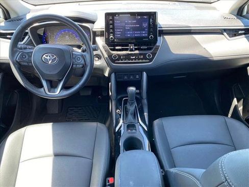 Used 2022 Toyota Corolla Cross XLE w/ Convenience Package FWD image 24