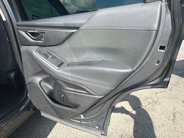 Used 2020 Subaru Forester Premium AWD/4WD image 11