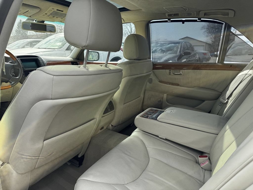 Used 2005 Lexus LS 430 w/ Ultra Luxury Pkg RWD image 15