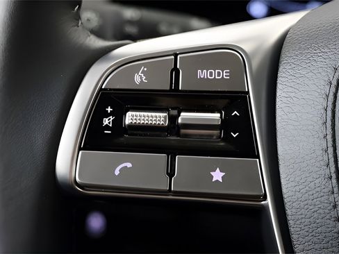 Used 2024 Kia Telluride LX image 27