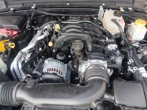 Used 2023 Jeep Gladiator Sport AWD/4WD image 43