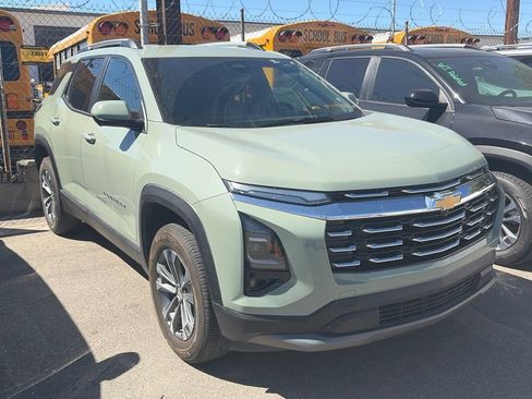 Used 2025 Chevrolet Equinox LT w/ Convenience Package II FWD image 4
