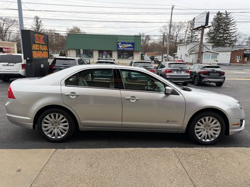 Used 2011 Ford Fusion Hybrid w/ 502A Rapid Spec Order Code image 7