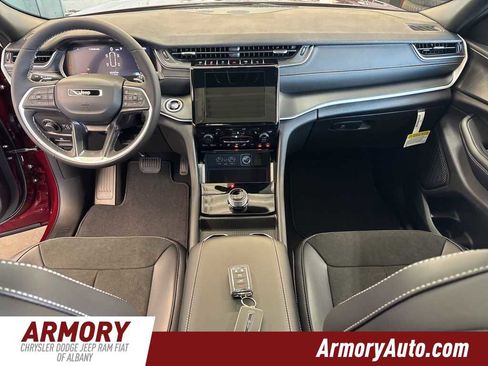 New 2025 Jeep Grand Cherokee L Altitude image 38