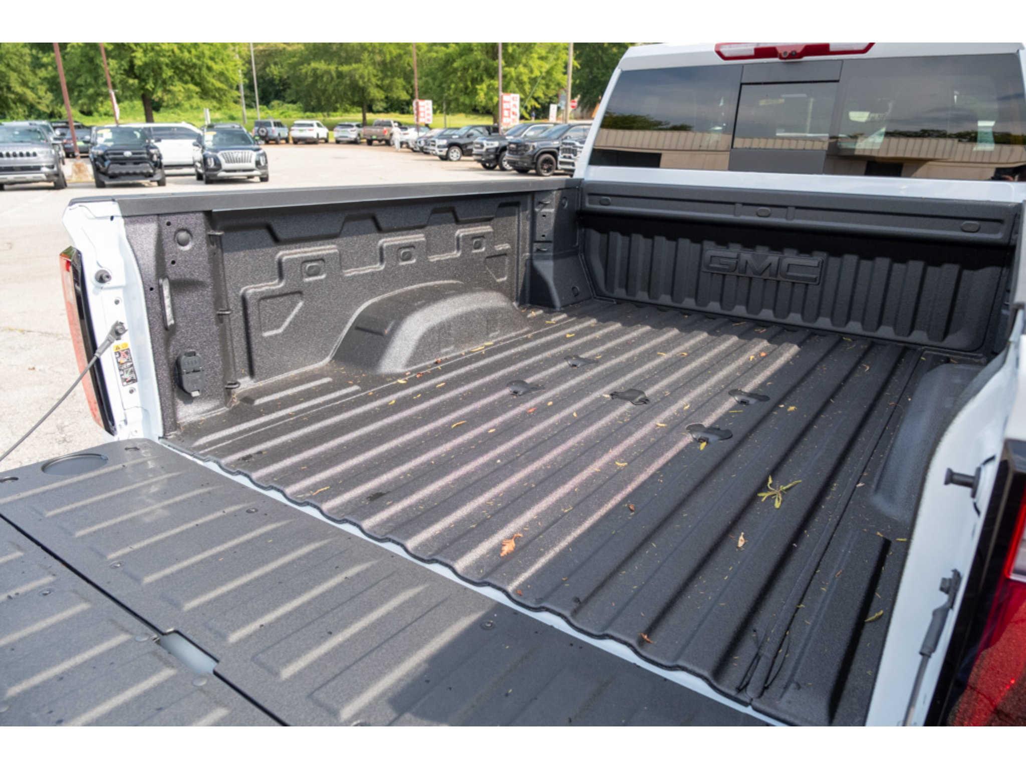 New 2026 GMC Sierra 2500 Denali Ultimate w/ LPO, Black Badging Package AWD/4WD image 35