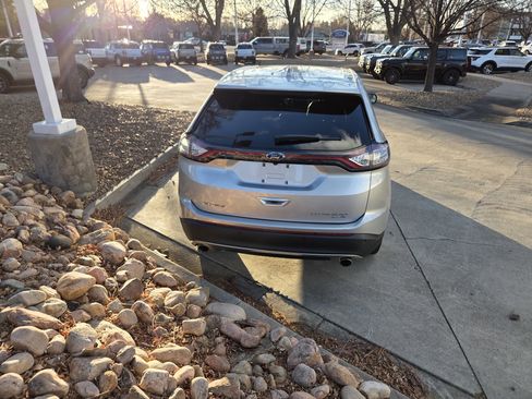 Used 2018 Ford Edge Titanium image 6