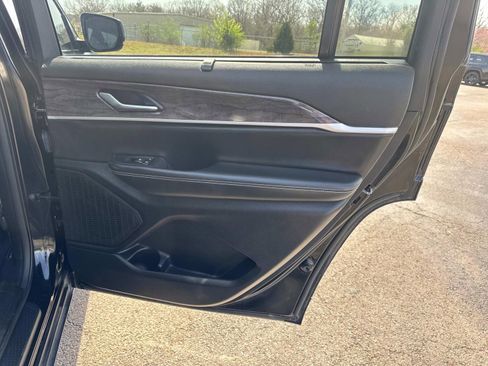 Used 2023 Jeep Grand Cherokee L Limited w/ Luxury Tech Group II image 21